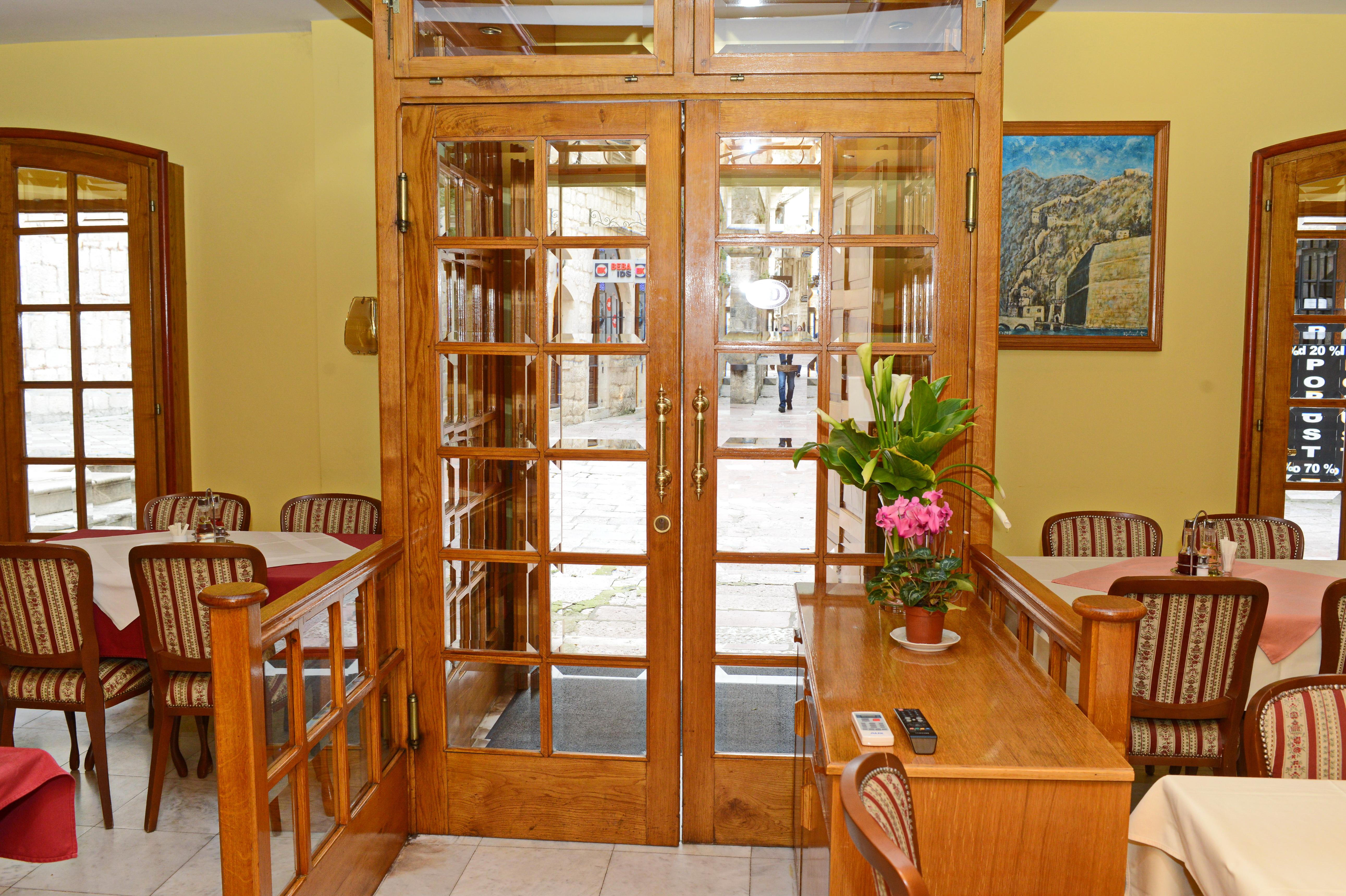 Hotel Marija Kotor Luaran gambar
