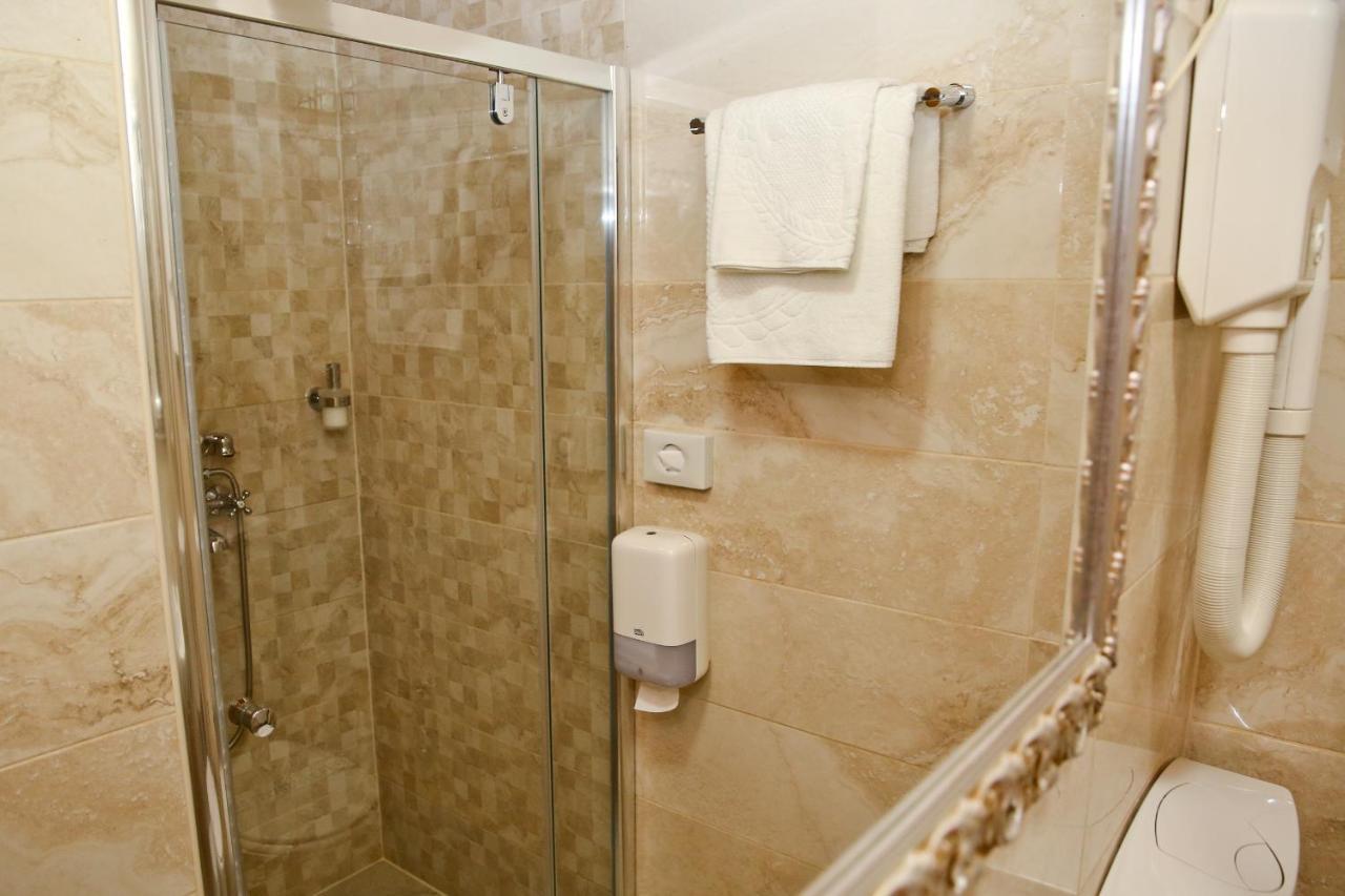 Hotel Marija Kotor Luaran gambar